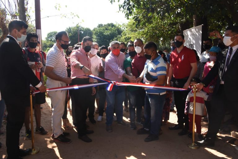 Intendente Rodríguez inauguró un puente peatonal que une dos importantes comunidades de Zeballos Cue con activa participación de los vecinos