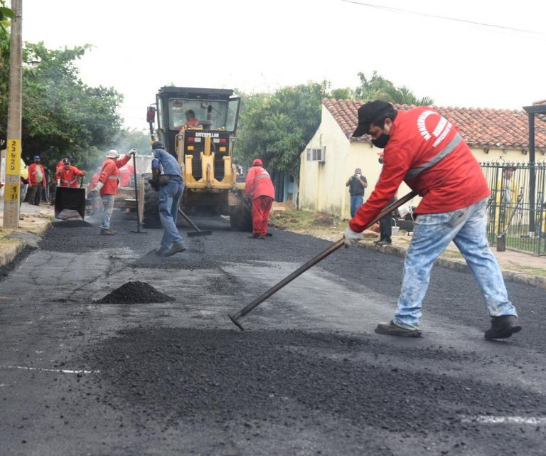 Intendente Rodríguez inauguró asfaltado sobre la calle 28 de Diciembre