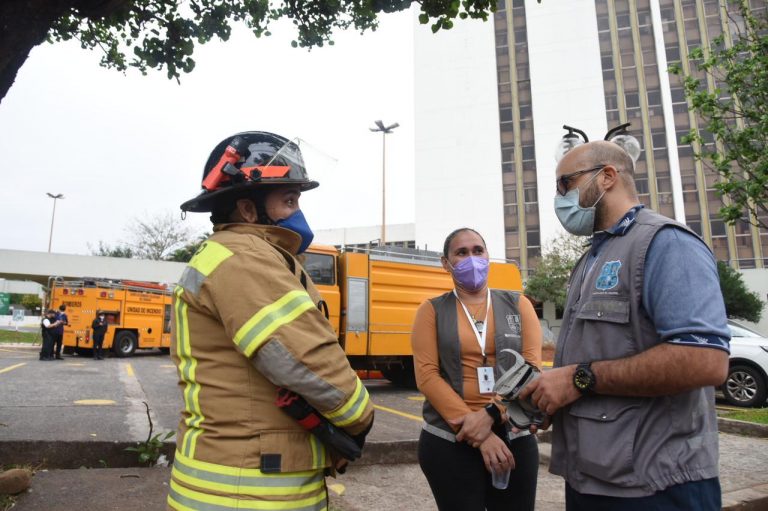 Se realizó simulacro de incendio en el edificio municipal para medir capacidad de respuesta en casos de siniestros