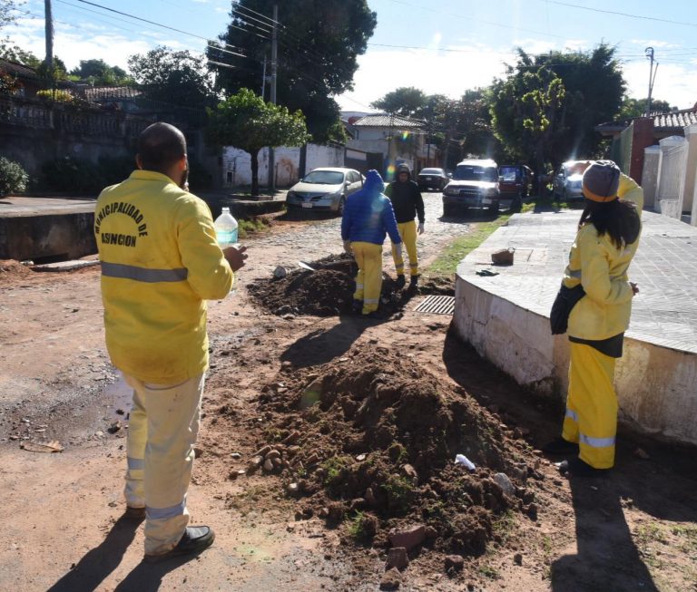Equipo Mbusu realizó limpieza de Canales de Agua en el Barrio San Pablo