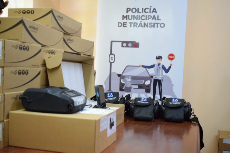 Inspectores de la PMT ya realizan cobros de multas de forma electrónica en calles y avenidas de Asunción