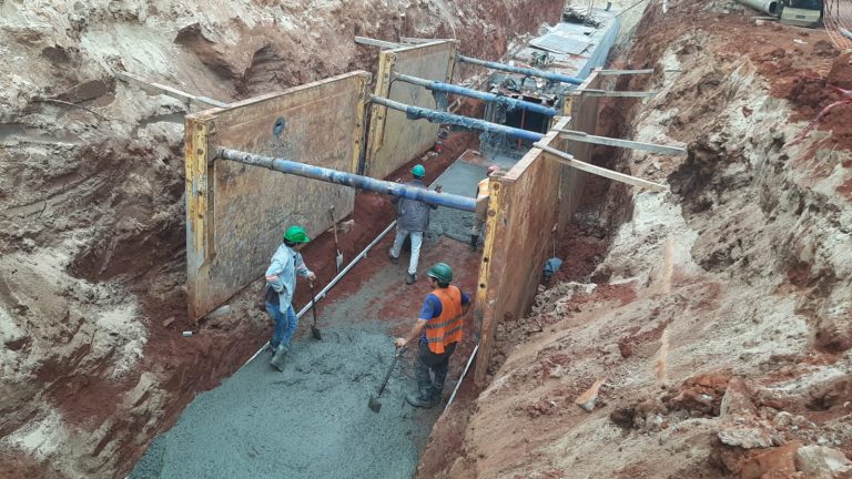 Hay un nuevo frente de acción para la construcción de la obra de desagüe pluvial en la calle Ecuador