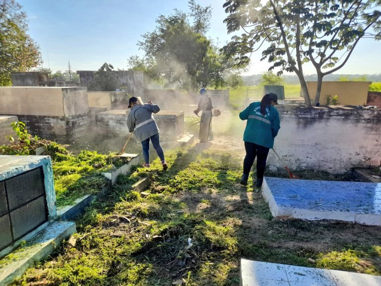 Trabajos de limpieza y mantenimiento se intensifican en los tres cementerios municipales por la proximidad del Día de Todos los Santos y De los Muertos