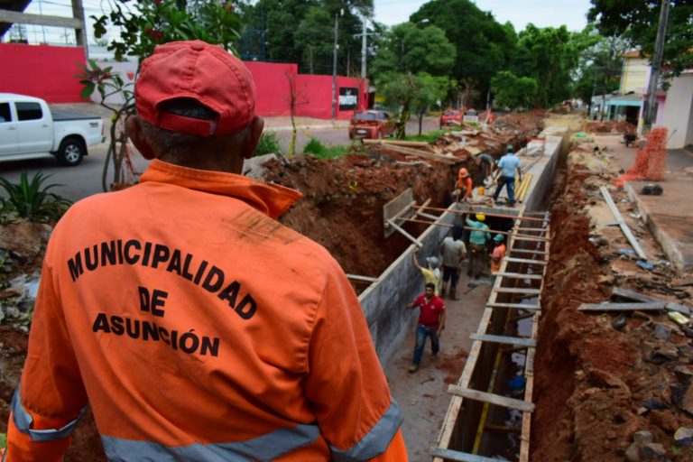Municipalidad va completando tramos con construcción de alcantarillas celulares para el desagüe pluvial de Ecuador
