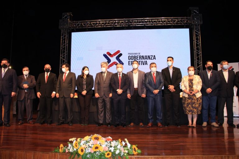 Intendente Rodríguez participó de la Firma de Convenio y del Lanzamiento del Programa Gobernanza Efectiva