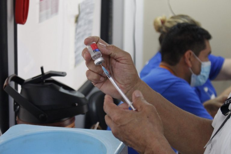 Municipalidad invita a la ciudadanía a vacunarse contra el Covid-19 para evitar una tercera ola de contagios