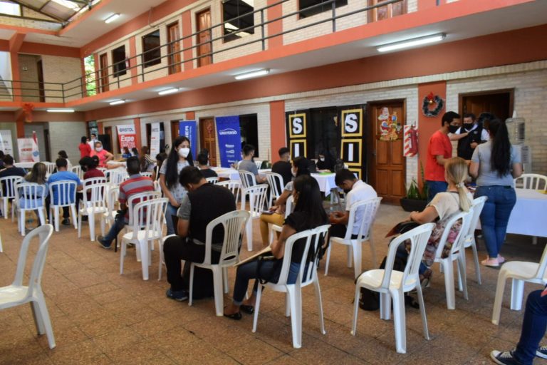 Municipalidad organizó vigésimo sexta Expo Empleo dirigida a jóvenes de 18 a 30 años