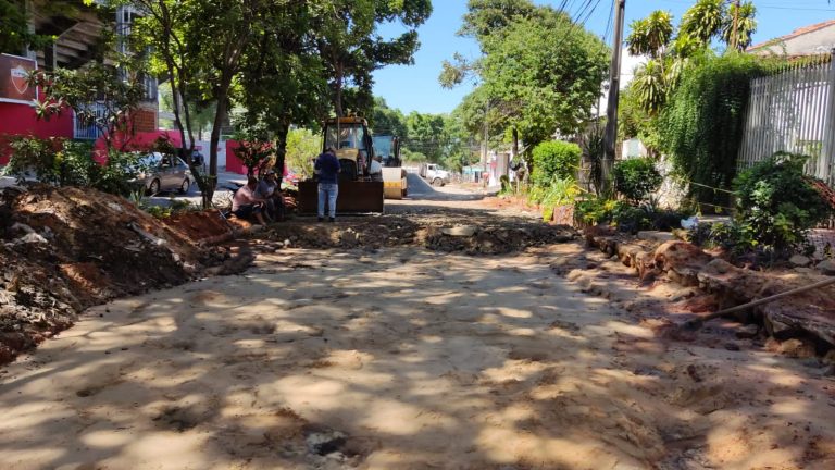 Varias calles intervenidas por obra del desague pluvial del proyecto en ejecución Ecuador ya tienen pavimentación asfáltica
