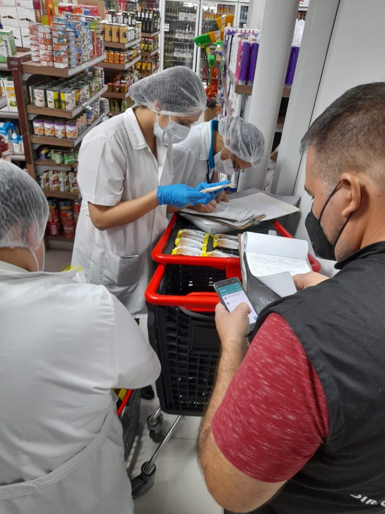 Dirección de Defensa al Consumidor de la Comuna realiza controles higiénico – sanitarios en supermercados y mini markets de la capital
