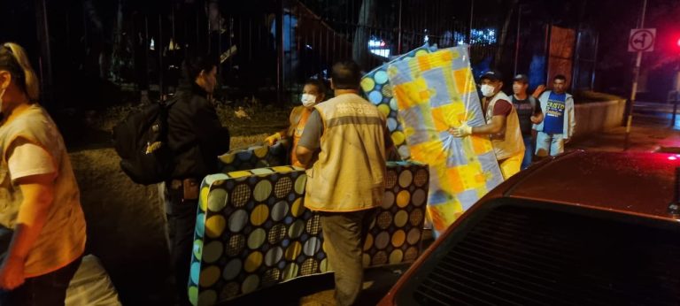 Municipalidad asistió a familias damnificadas por la tormenta que cayó sobre la capital