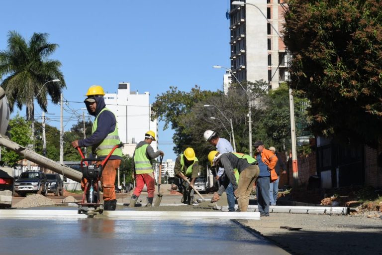 En tramo de la avenida Molas López ya iniciaron construcción del pavimento de hormigón donde se terminaron obras del desagüe pluvial