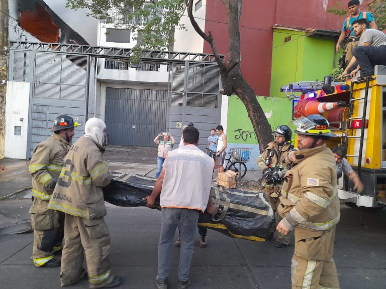 No hubo víctimas personales en el incendio registrado en un depósito ubicado sobre Ana Díaz y Próceres de Mayo, fuera del perímetro del Mercado Municipal Nº4