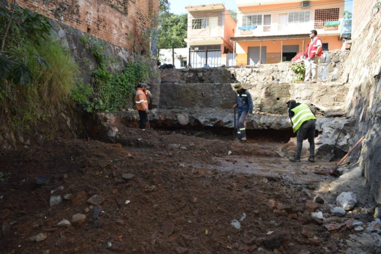 Excavaciones para tuberías del alcantarillado sanitario se realizan en el marco del Proyecto de Desagüe Pluvial de Isabel La Católica