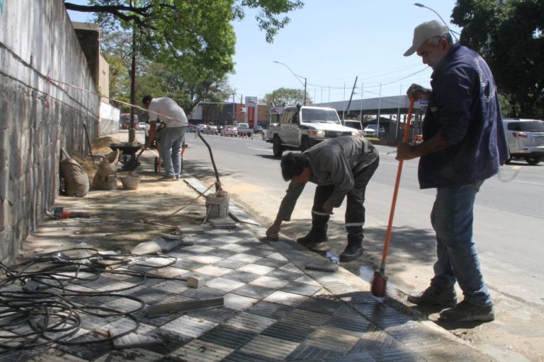 Municipalidad renueva y hermosea veredas de la Recoleta para seguridad y comodidad de peatones