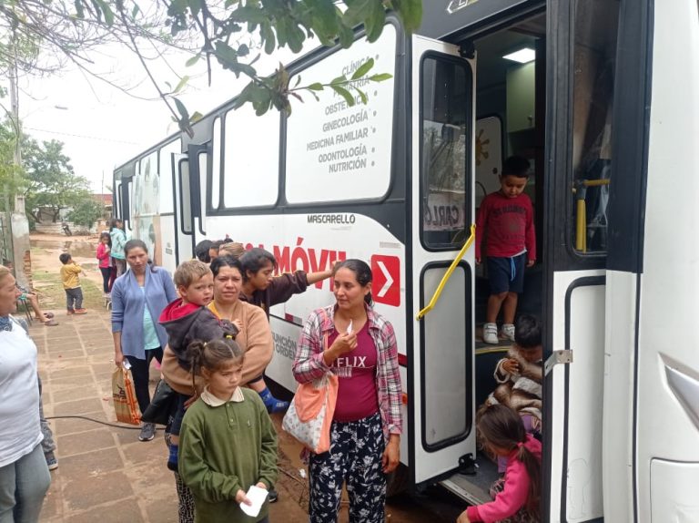 Clinica Móvil en los Barrios prosigue su labor en Asunción