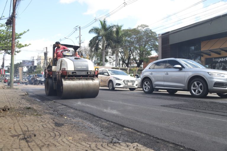 La avenida España cambia su apariencia con nuevo asfaltado,que permitirá  una óptima circulación vehicular 