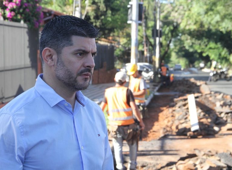 Intendente Rodríguez verificó avance de obras de mejoramiento vial sobre las avenidas Eusebio Ayala y Bruno Guggiari
