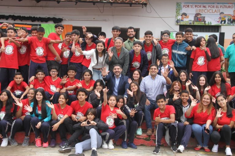 Campaña Ecoeducativa “Reciclando Todo” premió a la Escuela Emilio Ferreira, ganadora del Primer Puesto del Concurso
