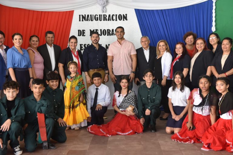 Municipalidad inaugura construcción de aulas e importantes ampliaciones y mejoras en Escuela Cnel. Toledo de Loma Pyta