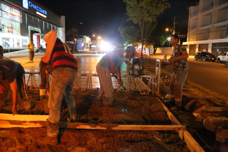 A buen ritmo prosiguen los trabajos de construcción del pavimento hidráulico sobre la avenida Eusebio Ayala