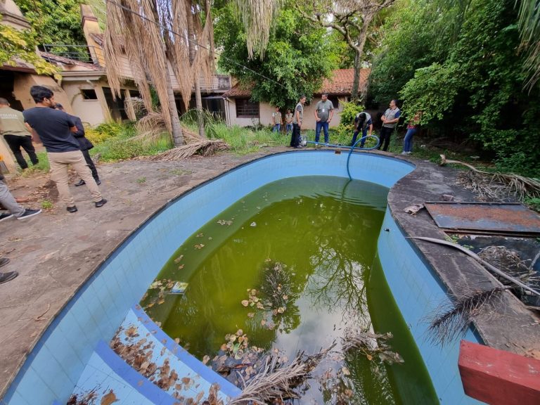 Piscina abandonada es intervenida en el barrio Ykua Sati teniendo en cuenta el aumento de casos de chikungunya