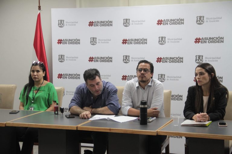 Apertura de sobres en la Municipalidad de Asunción, licitación  para optimizar  procesamiento de la planta de transferencia de basuras en Cateura