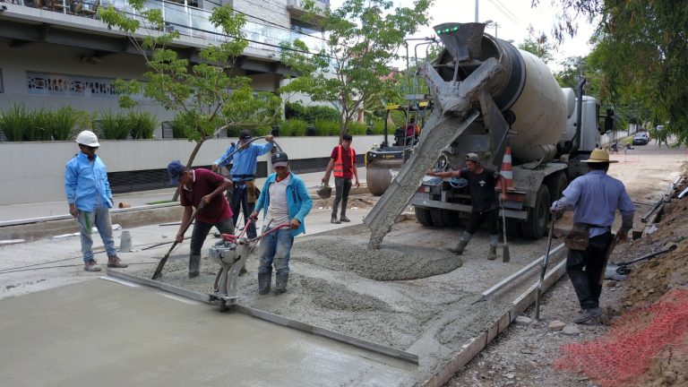 Obras del proyecto de desague pluvial de la avenida Molas López  se ejecutan en varios frentes de trabajo 