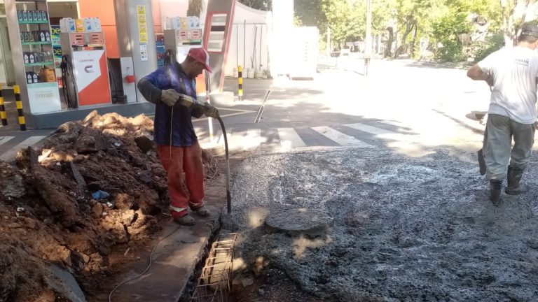 En la avenida Carlos Antonio López hacen pavimento con hormigón hidráulico  en tramos con mayores dificultades 