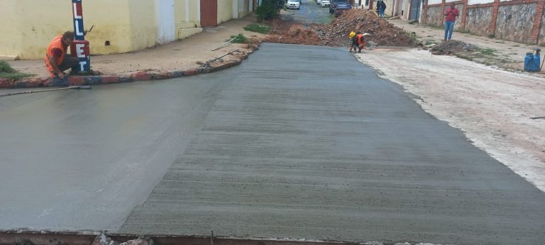La comuna realiza la construcción del pavimento de hormigón  en bocacalle de Dr. Centurión y Pedro Gracia  