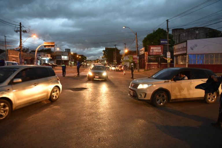Cierran media calzada de la avenida Eusebio Ayala, entre Cedro y Pastora Céspedes, para ejecutar obras para cruce semafórico