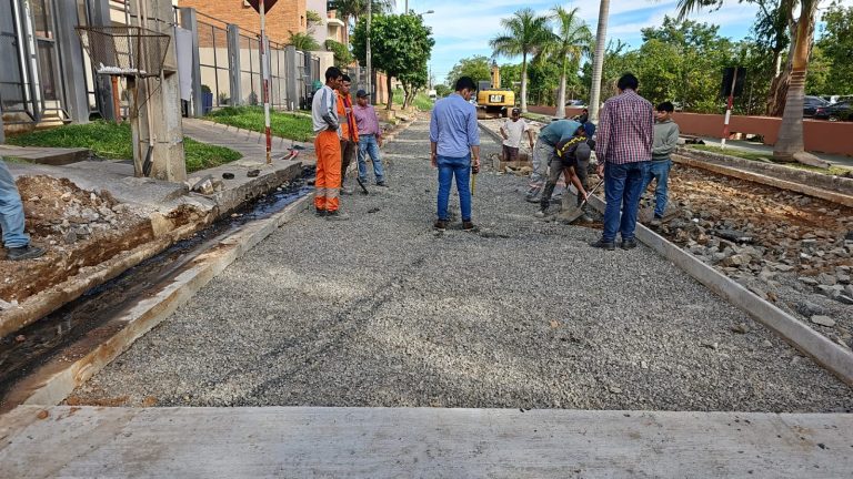 Calle Tte. 2do. Benigno Cáceres, del barrio Ytay, ya presenta un mejor aspecto con la colocación de hormigón hidráulico