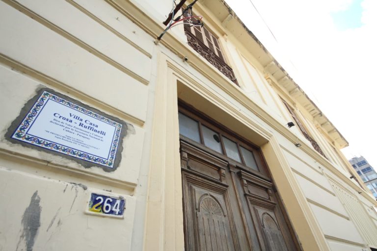 La Casa de Deolinda Moscarda de Zuccolillo, construida en 1873, integra el patrimonio edilicio de la calle 14 de Mayo