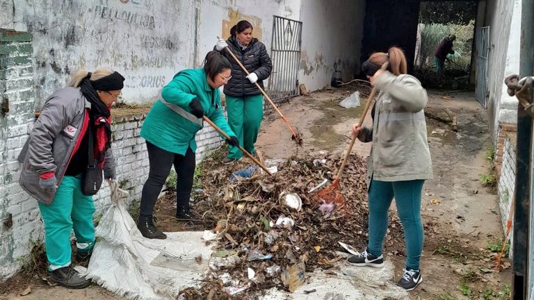 Dirección de Servicios Urbanos prosigue con la intervención de inmuebles en situación de abandono y suciedad en Asunción