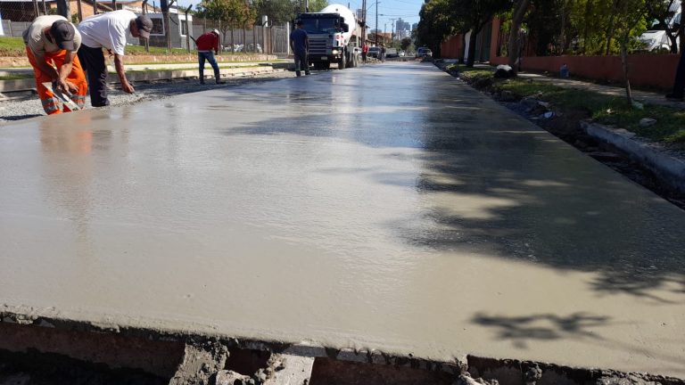 Municipalidad de Asunción completa el mejoramiento vial en calles del barrio Ytay