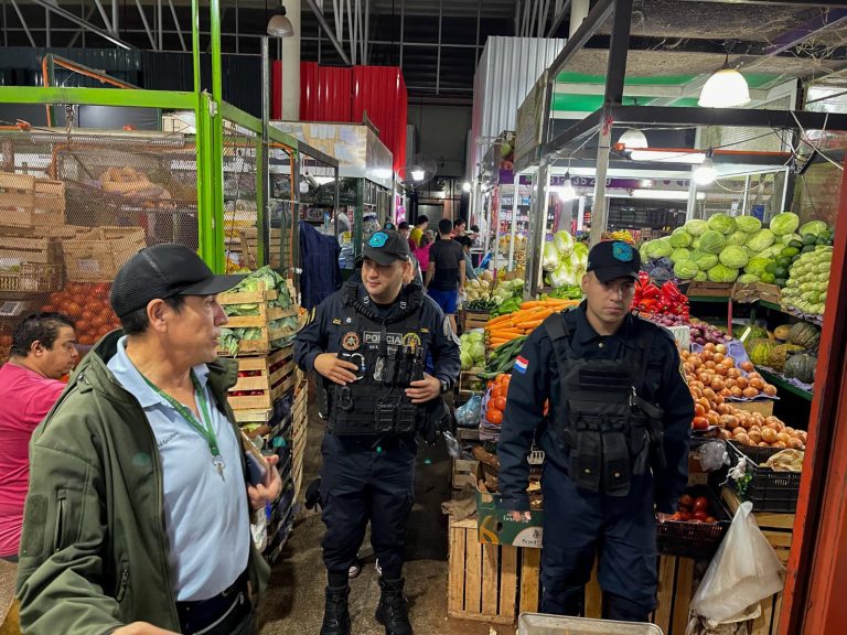 Mega Operativo Policial y Municipal desaloja a adictos y delincuentes del Mercado de Abasto