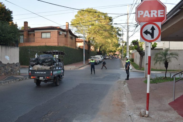 La Municipalidad de Asunción sigue habilitando pares binarios en calles del barrio Herrera para agilizar el tránsito, brindar seguridad vial y facilitar la creación de nuevas arterias con bicisendas