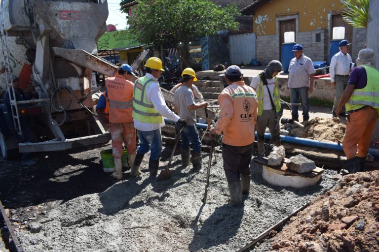 Realizaron carga de hormigón hidráulico para pavimentación en la avenida Fernando de la Mora y Cará Cará