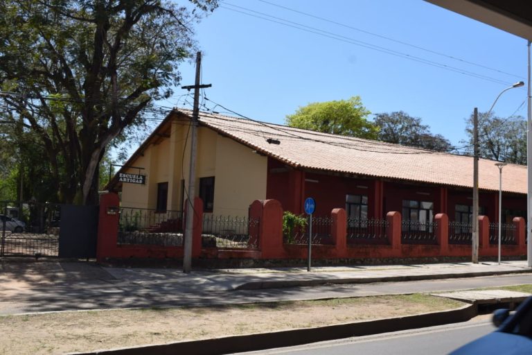 La Escuela Artigas, ubicada en el Jardín Botánico y Zoológico de Asunción, cumple 100 años