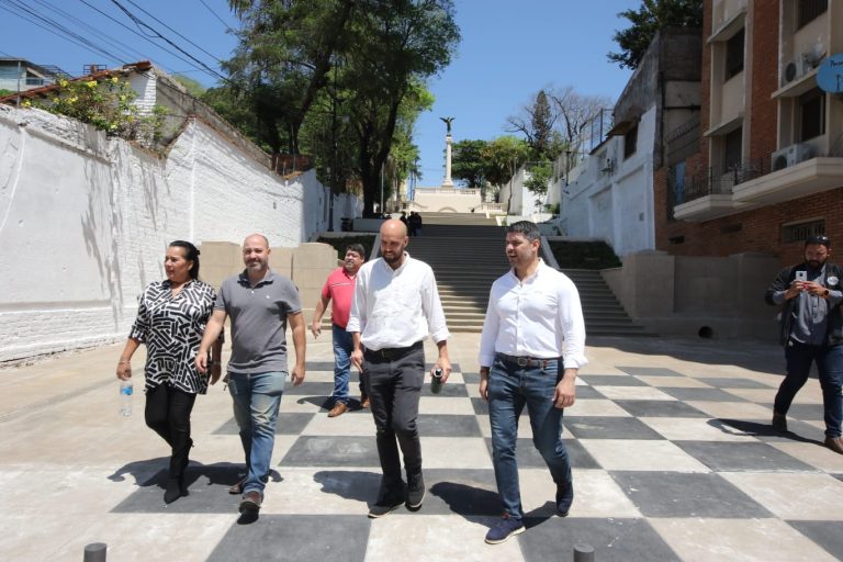 Paseo Antequera introduce novedosas mejoras que se convierten en atracciones para la gente, realizadas con el patrocinio de casas comerciales de la zona