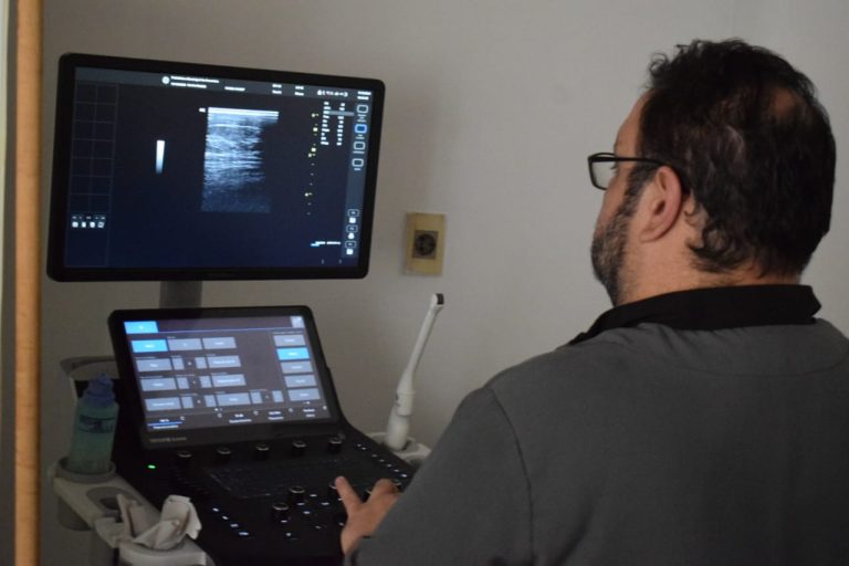 Policlínico Municipal realiza pruebas de ecografía mamaria en el marco de las jornadas de concienciación del Octubre Rosa