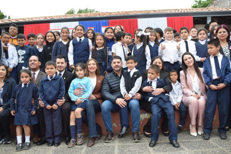 Municipalidad prosiguió con la entrega de mobiliarios en instituciones educativas específicamente en la Escuela Dr. Juan León Mallorquín