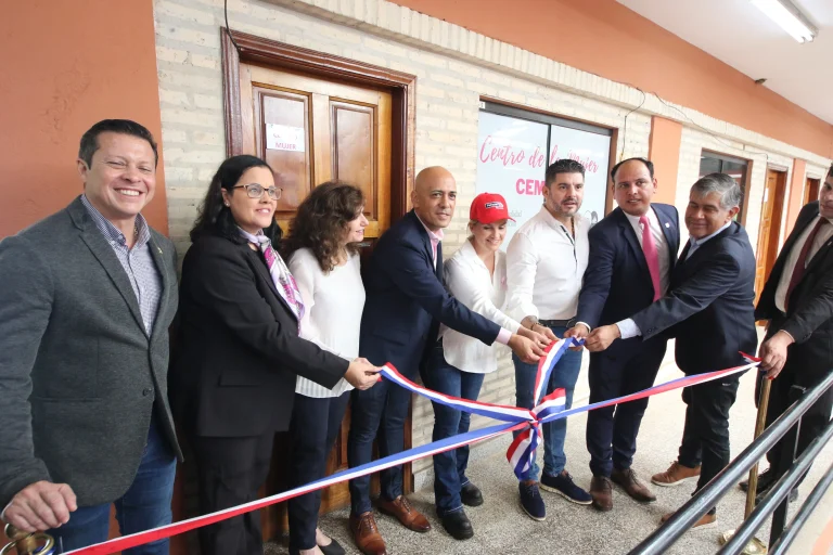 Intendente Rodríguez inauguró un Centro de la Mujer en el CEMUPE