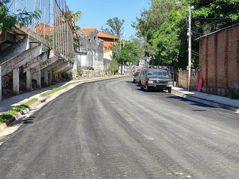 Municipalidad concluyó el asfaltado sobre la calle Rocío Cabriza, en el marco de la obra de desagüe pluvial de la citada cuenca hídrica