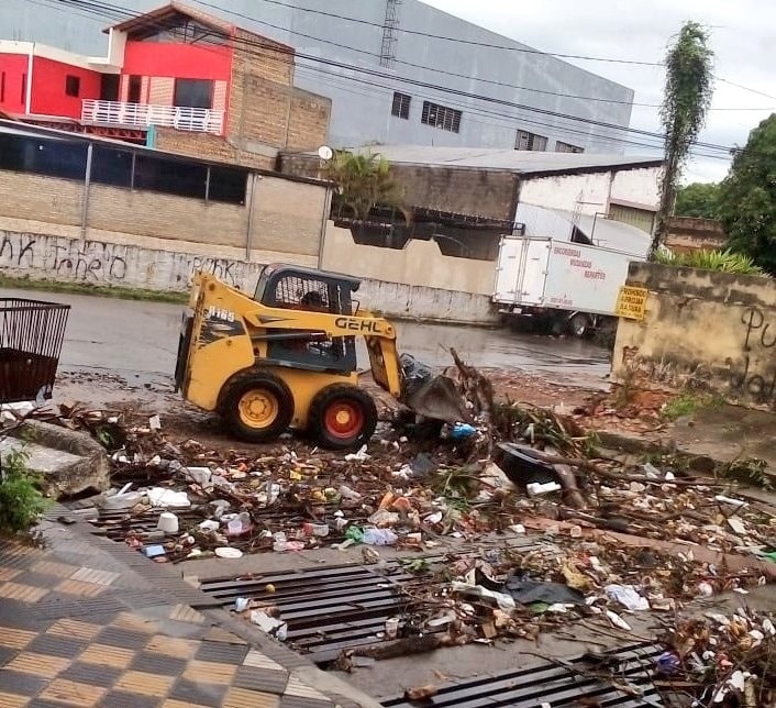 Municipalidad de Asunción realiza limpieza y despeje de sumideros