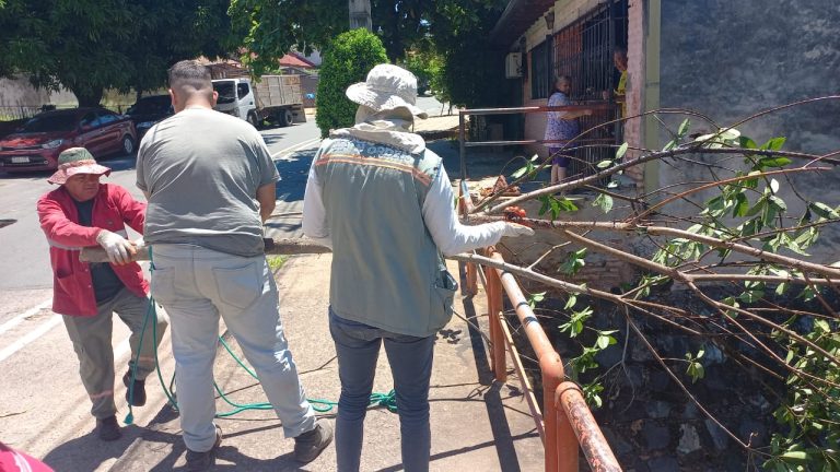 Realizan intervención ambiental en Arroyo Mburicao e instan a cuidar los cursos de agua de la ciudad