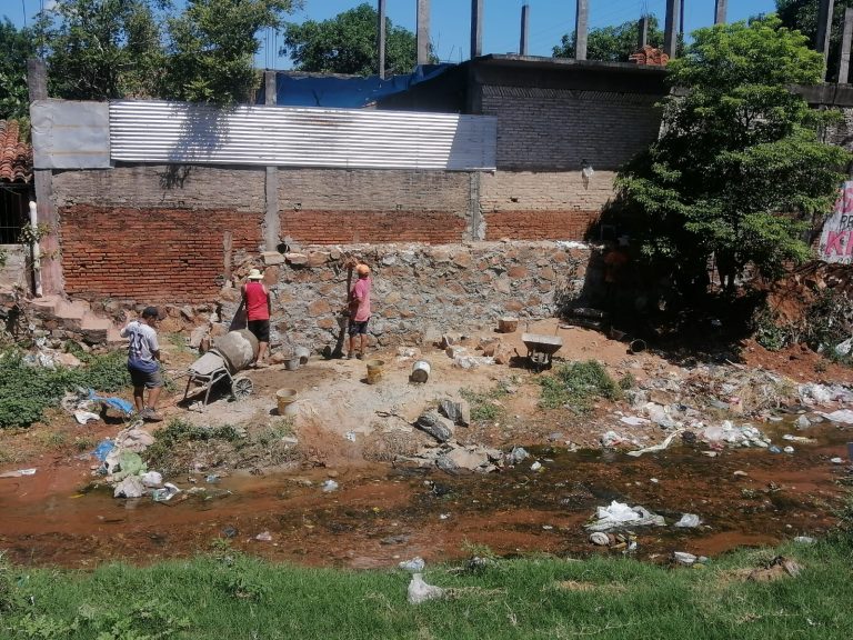 Municipalidad de Asunción con ejecución de obras en varios tramos de márgenes de arroyos