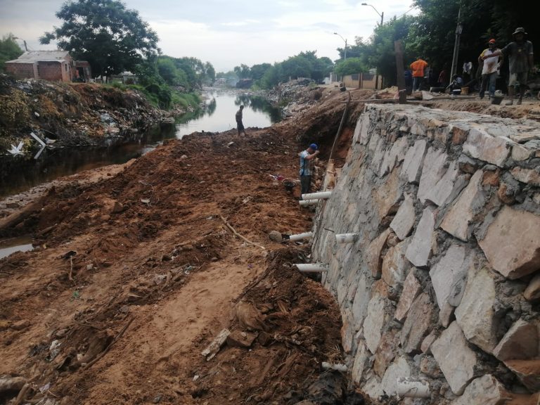Construcción de muros de contención en varios arroyos de Asunción registran un notorio avance