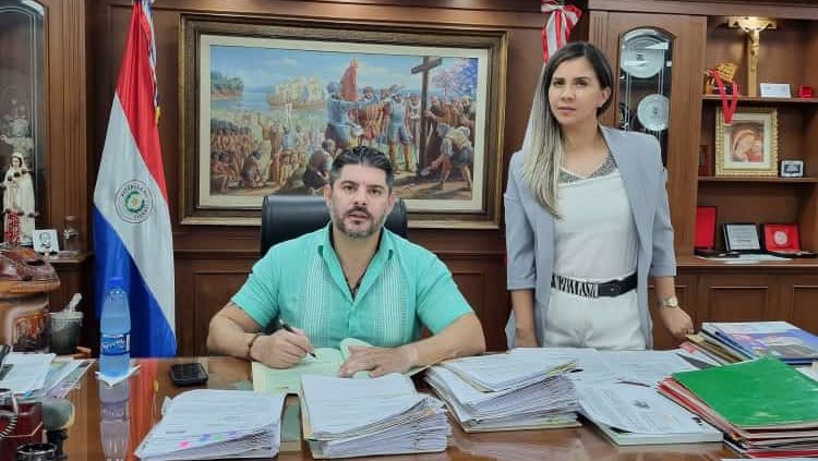 Dirigentes de la Asociación de Municipalidades del Área Metropolitana y Asunción (AMUAMA) apuran trámites administrativos para  lograr Personería Jurídica  