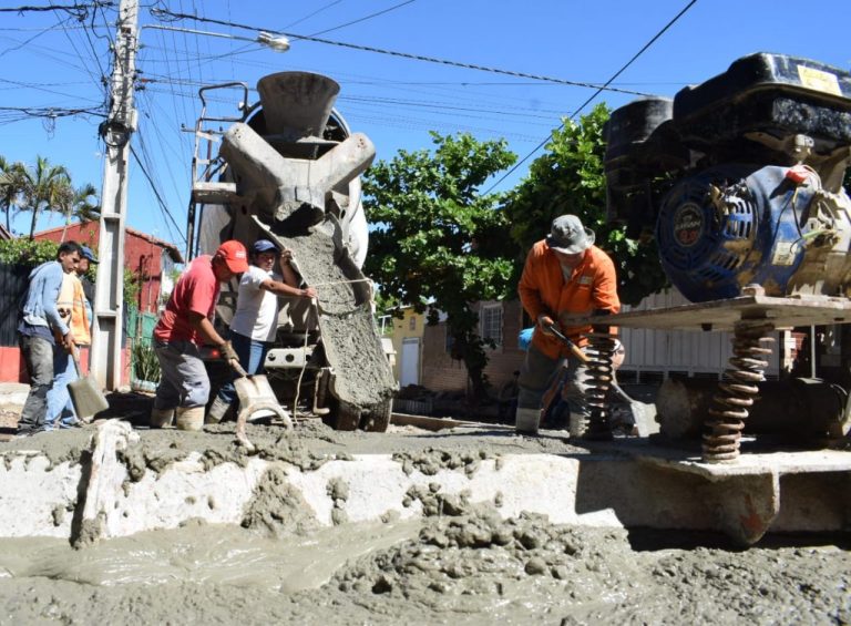 Municipio priorizó uso del pavimento de hormigón hidráulico en Tacuary y 38° Proyectada, calles del Bañado Sur que dejarán de ser de tierra