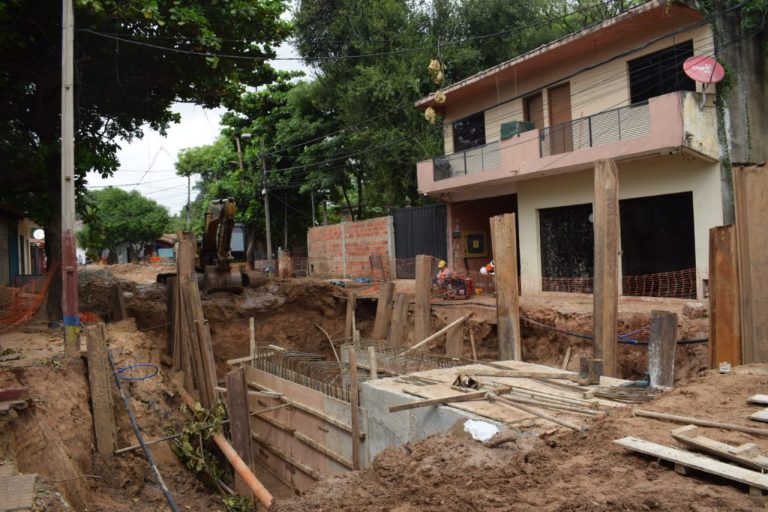 Obras no paran en el lote 2 de Molas López, en la zona de conducción y descarga de las aguas de lluvia